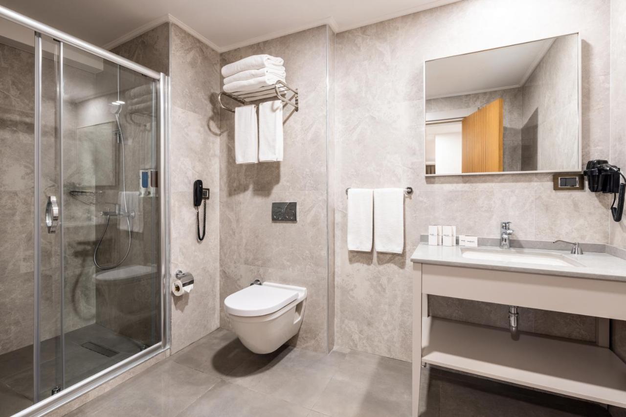 Carina Gold Hotel And Restaurant Истанбул Екстериор снимка
